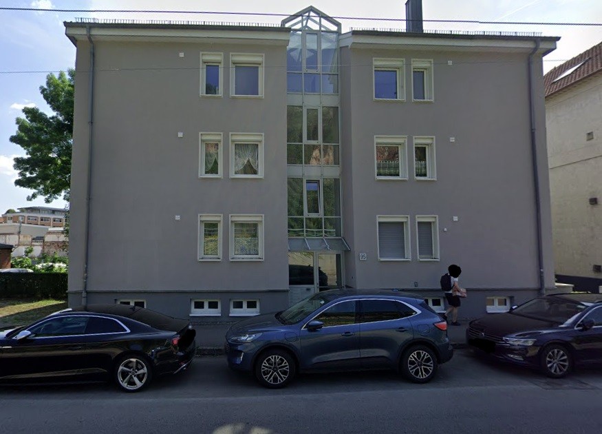 Stilvoll renovierte 2-Zimmer-Wohnung mit Balkon!